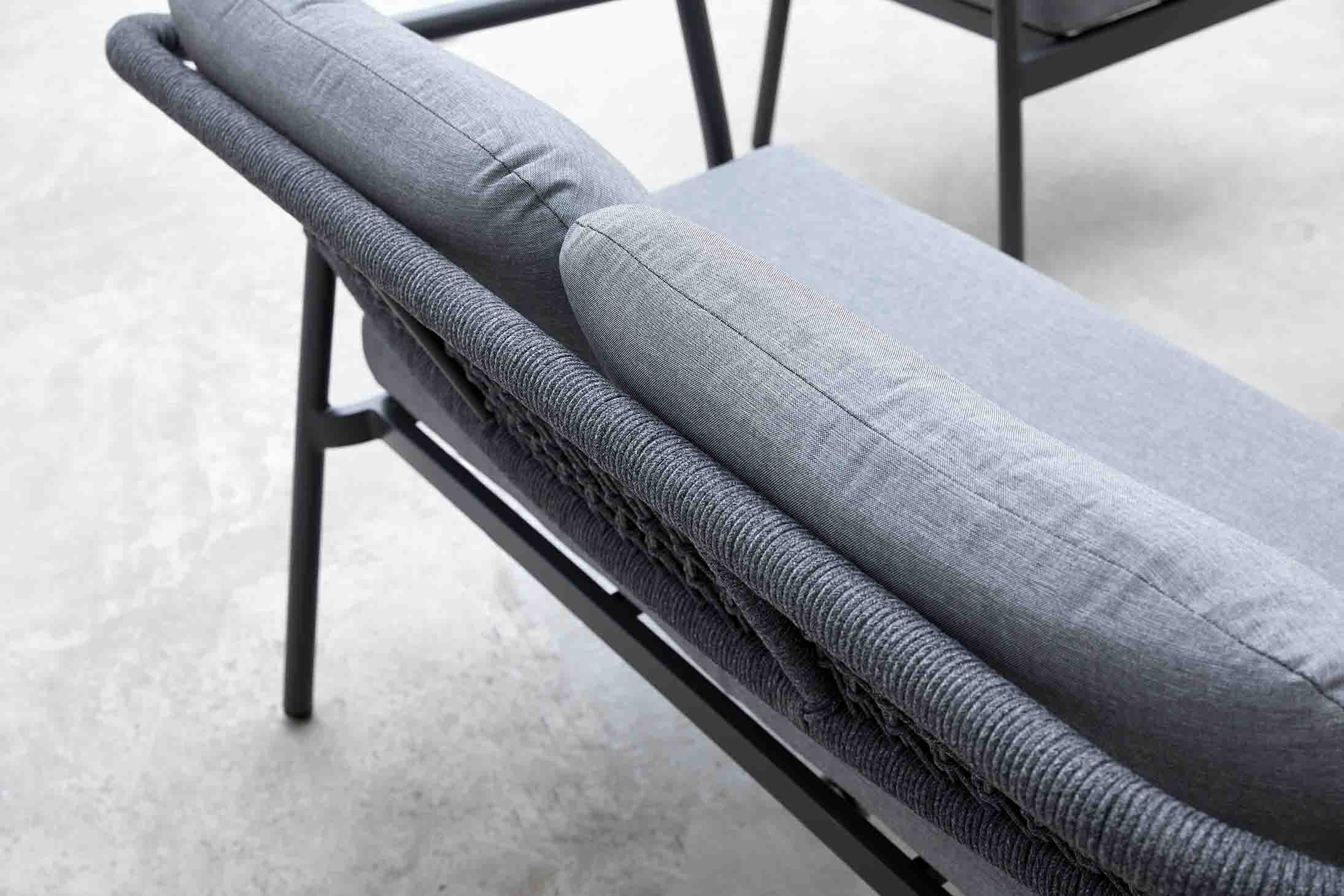 Alida 2-seat sofa D1