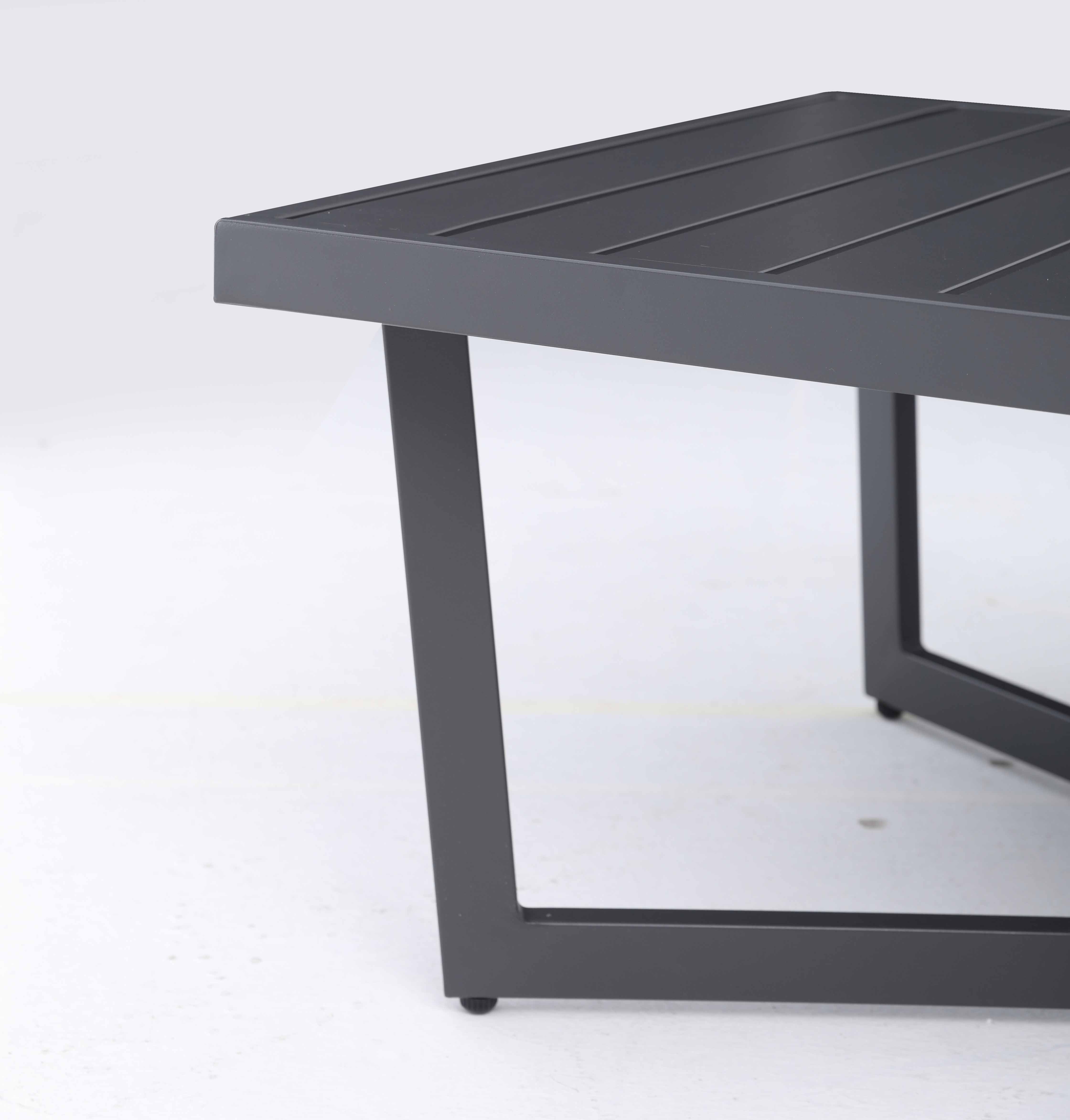 Cassina alu.coffee table D4