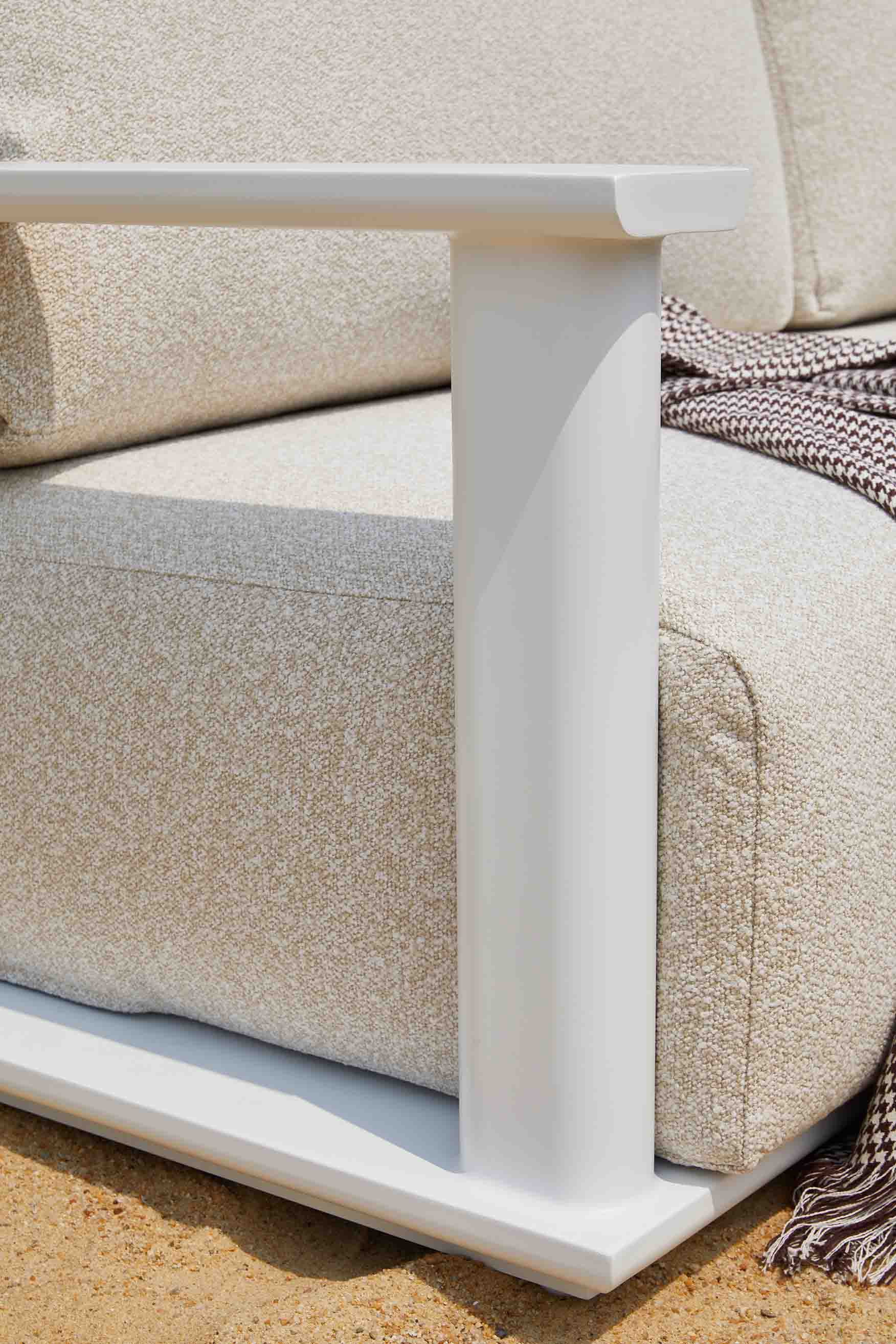 Hilton single sofa D2