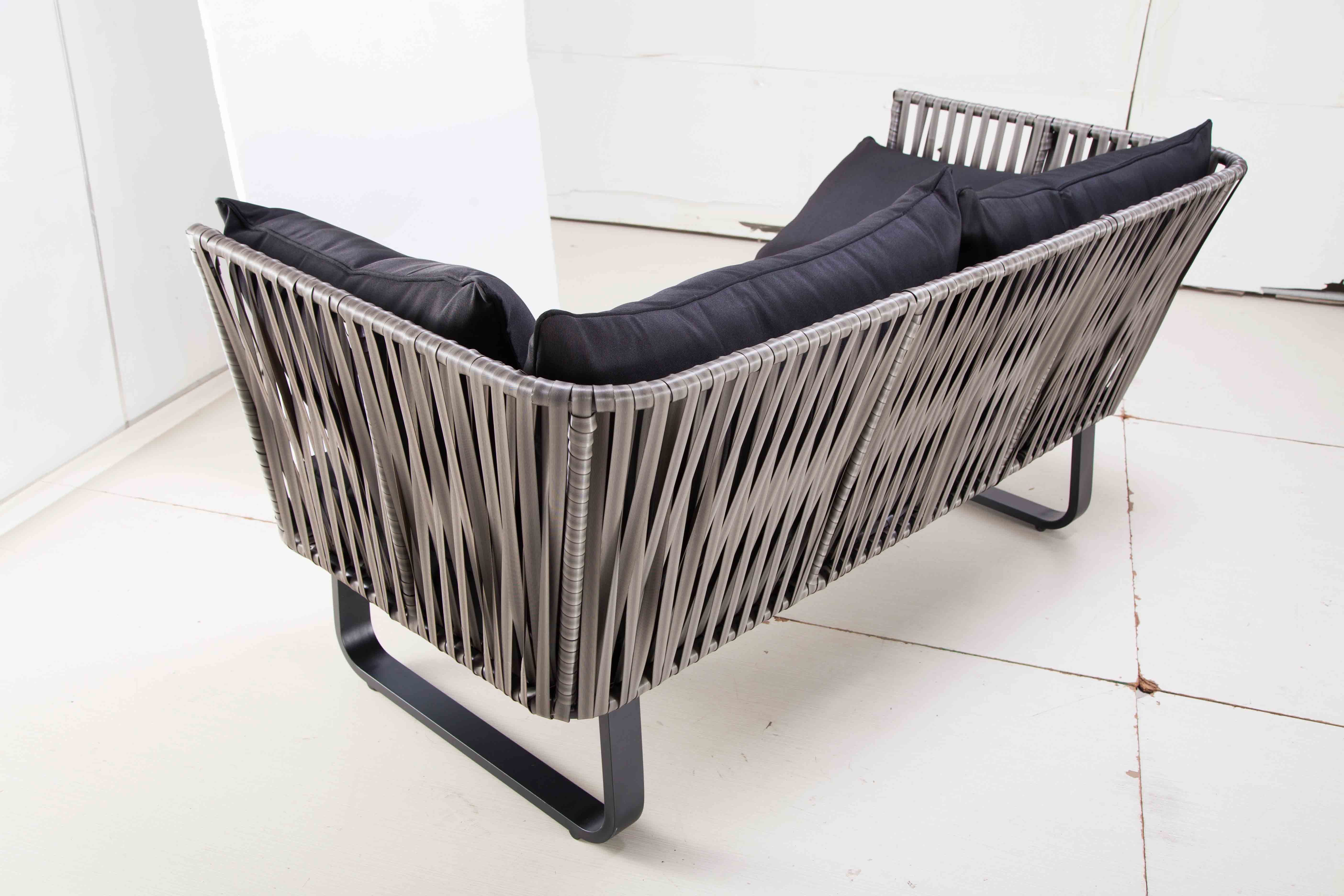 Latte rattan 2-seat sofa D2