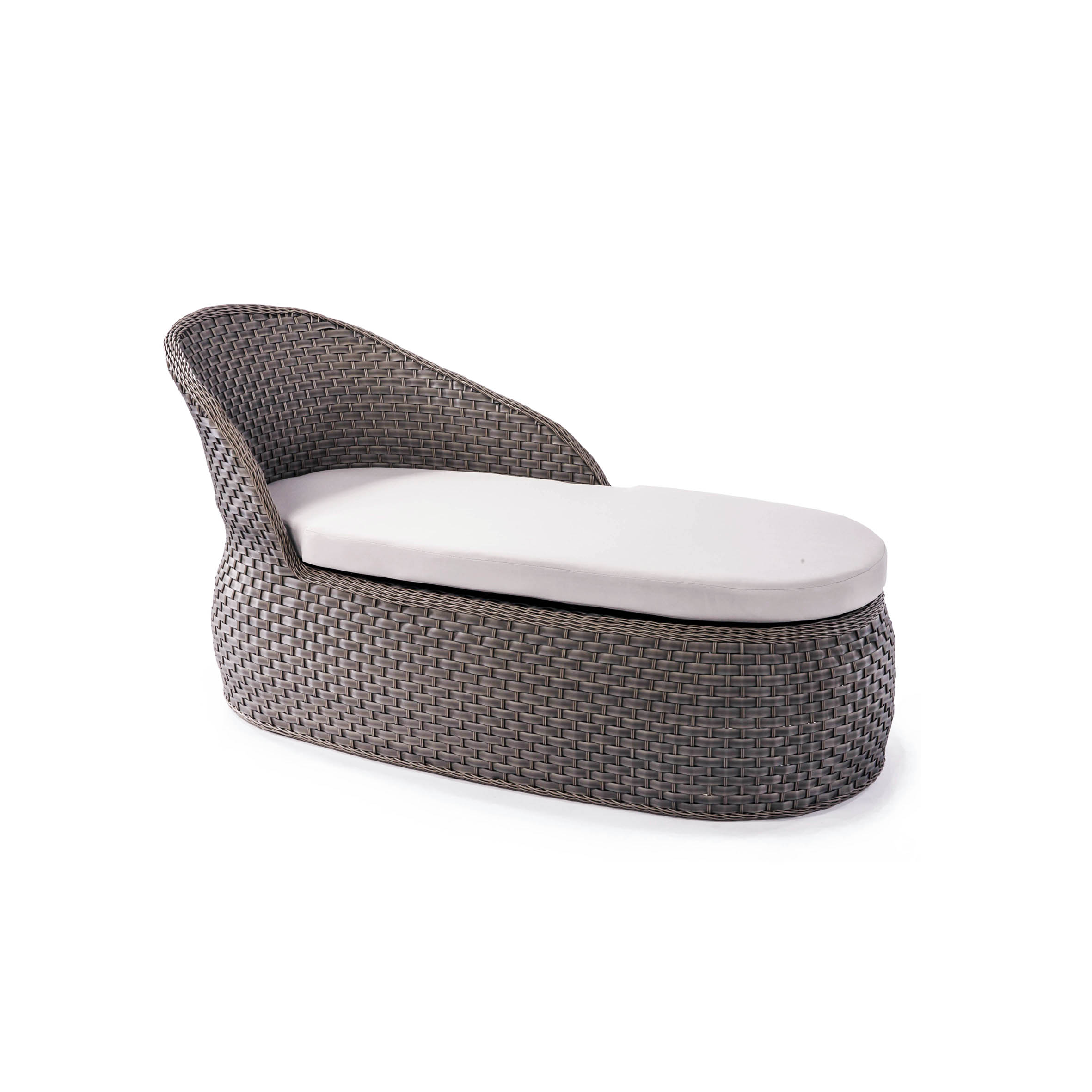 Swan rotan chaise lounge S3