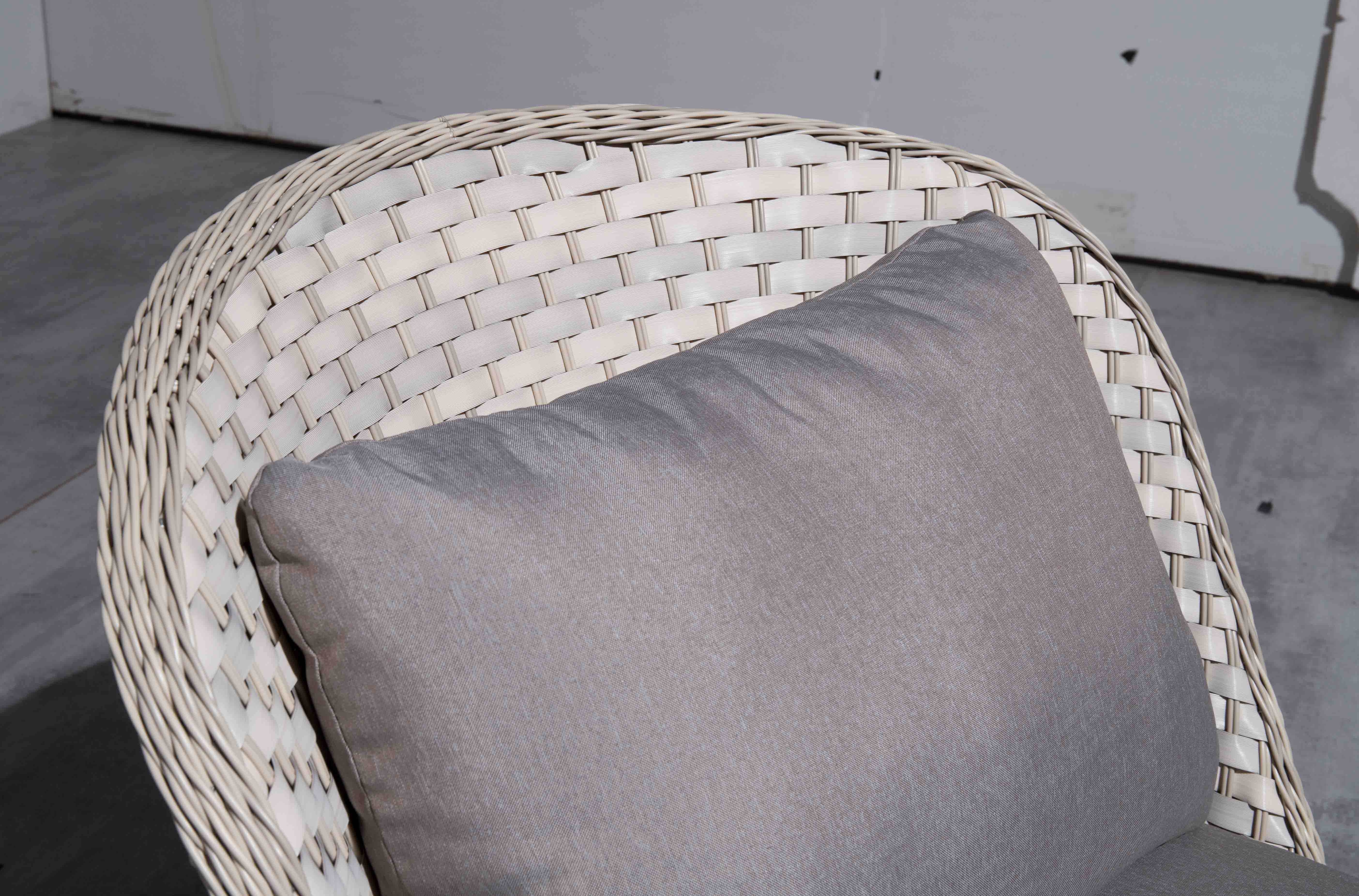 صندلی تفریحی Swan rattan D2