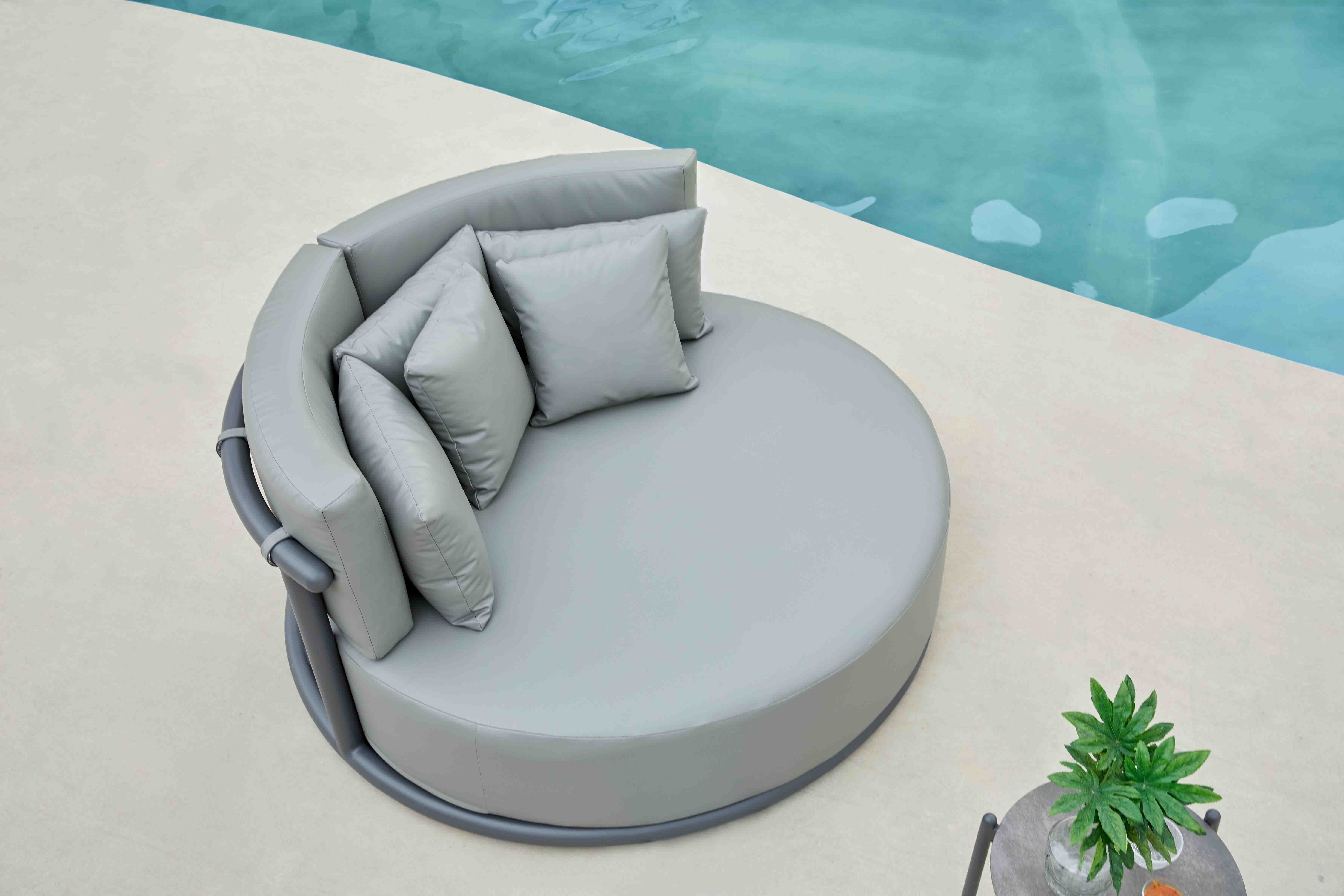 Armani alu.round daybed D3