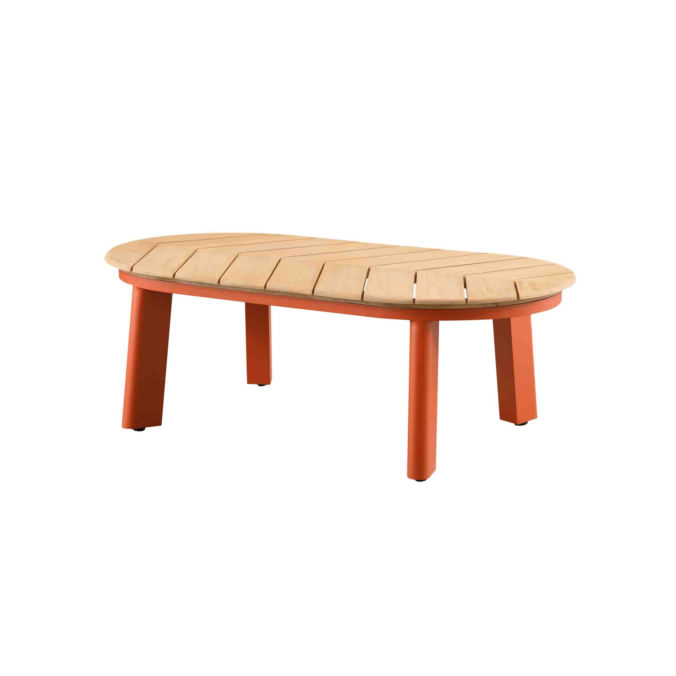 The teak tabletop offers excellent outdoor durability and resistance to warping. It is naturally rot-proof and insect-repellent, ensuring no cracking or deformation even after long-term use. The surface feels naturally smooth and warm, making it ideal for everyday use. The slatted design prevents water from pooling, making it easy to maintain while retaining a stable appearance over years of use.