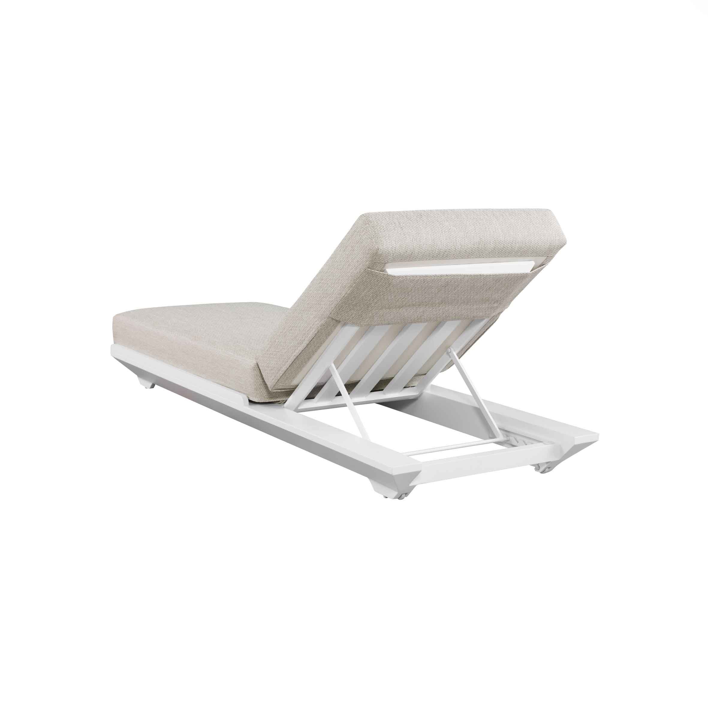 Zeus single lounge S3